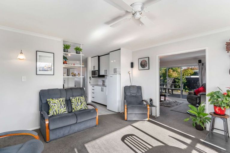 Photo of property in 26 Royal Park Drive, Parklands, Christchurch, 8083