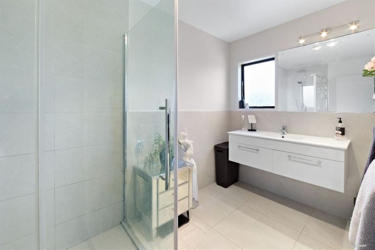 Photo of property in 289 Vipond Road, Stanmore Bay, Whangaparaoa, 0932