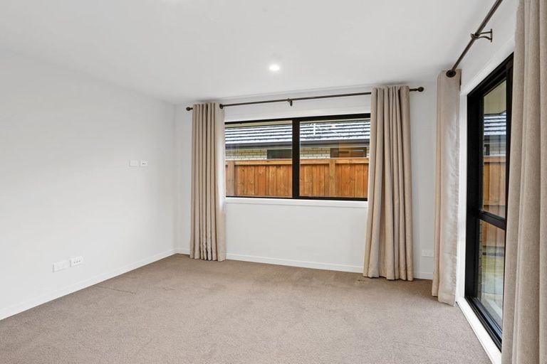 Photo of property in 14 Northmoor Boulevard, Rolleston, 7615