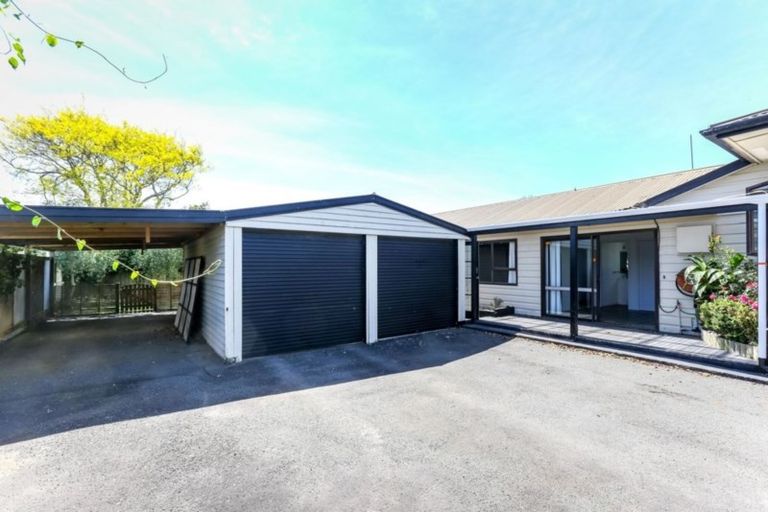 Photo of property in 421 Mangorei Road, Highlands Park, New Plymouth, 4312