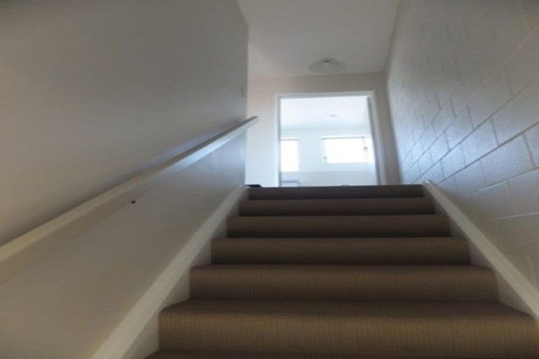 Photo of property in 2/19 Hargest Crescent, Sydenham, Christchurch, 8023