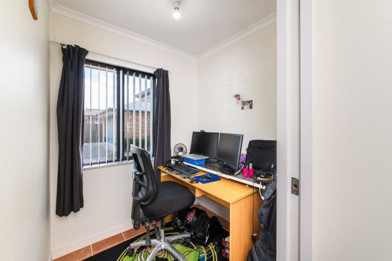 Photo of property in 155 Schnell Drive, Kelvin Grove, Palmerston North, 4414