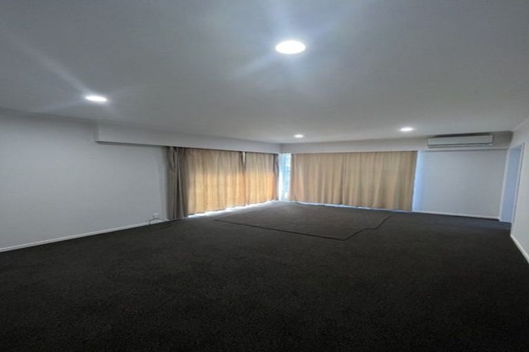 Photo of property in 7 Booker Place, Weymouth, Auckland, 2103