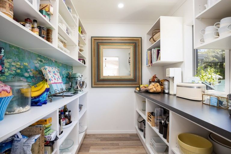 Photo of property in 4 Okoare Lane, Ferndale, New Plymouth, 4310