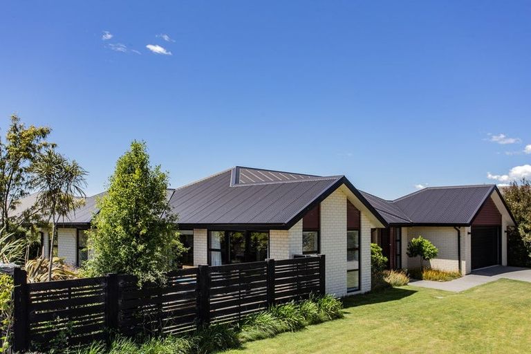 Photo of property in 14 Old Farm Place, Rangiora, 7400