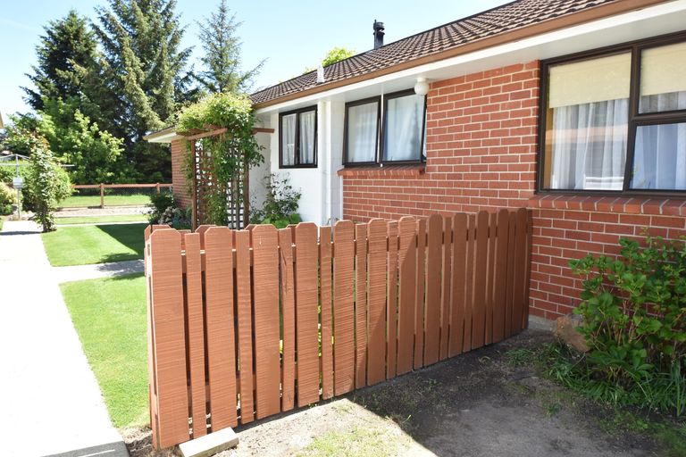 Photo of property in 10 Benmore Place, Omarama, 9412