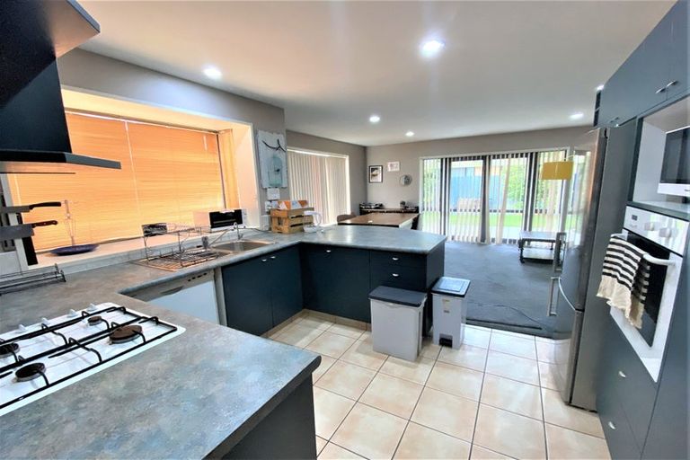 Photo of property in 8 Amdale Avenue, Broomfield, Christchurch, 8042