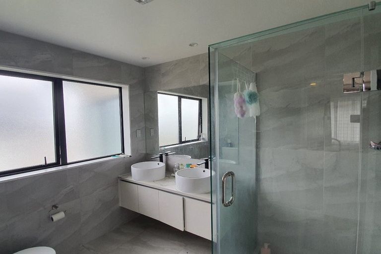 Photo of property in 57 Donegal Park Drive, Flat Bush, Auckland, 2019