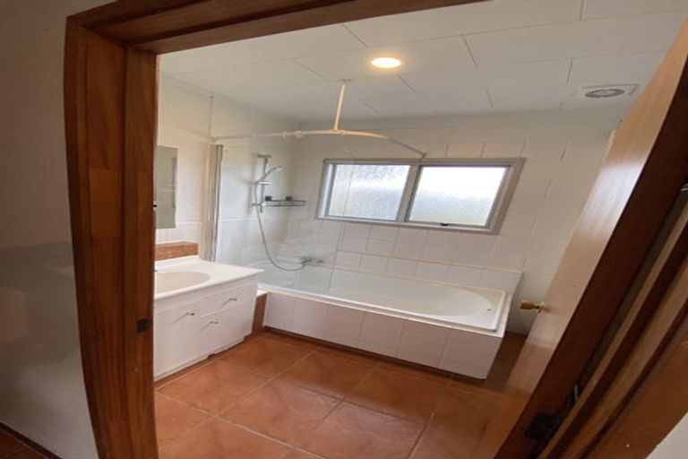 Photo of property in 38d Hetherington Road, Ranui, Auckland, 0612