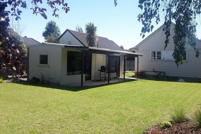 Photo of property in 16 Hillary Crescent, Upper Riccarton, Christchurch, 8041