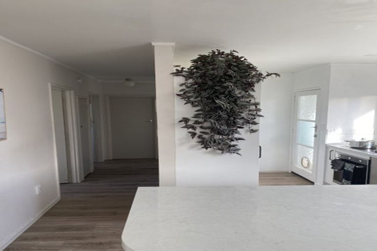 Photo of property in 10a Hatton Road, Orewa, 0931