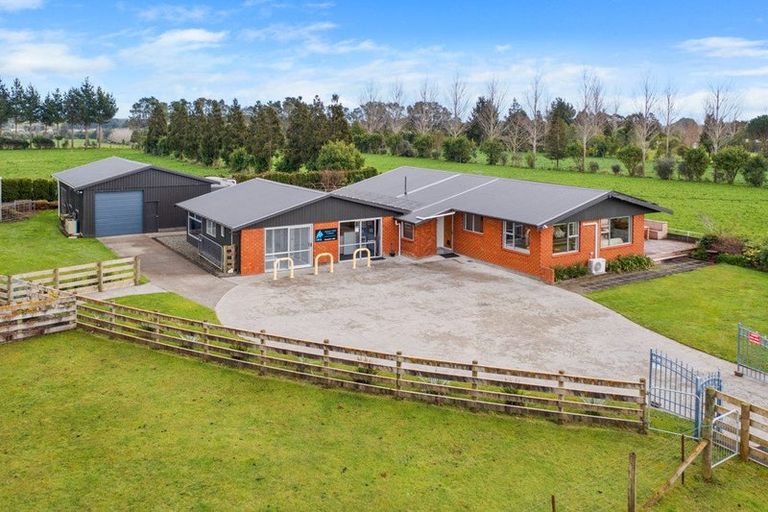 Photo of property in 318 Mountain Road, Lepperton, New Plymouth, 4373