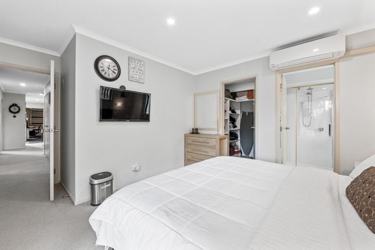 Photo of property in 11 Frederick Place, Whalers Gate, New Plymouth, 4310