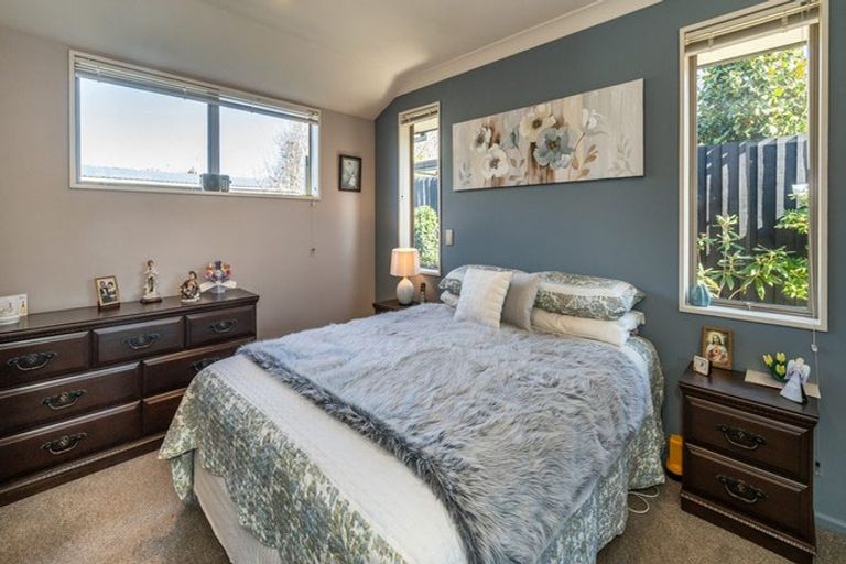 Photo of property in 102a Prestons Road, Redwood, Christchurch, 8051