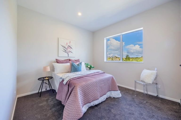 Photo of property in 2 Maraeariki Avenue, Orewa, 0931