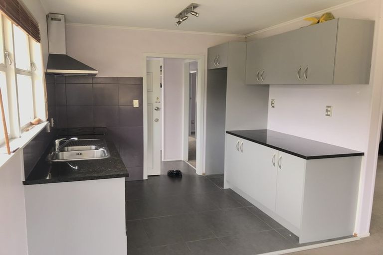 Photo of property in 1/104 Archers Road, Glenfield, Auckland, 0629