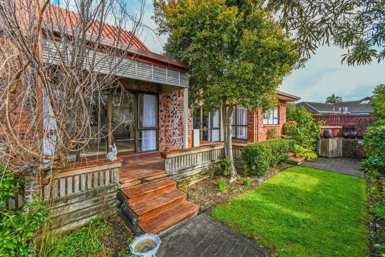 Photo of property in 38 Rushgreen Avenue, Pahurehure, Papakura, 2113