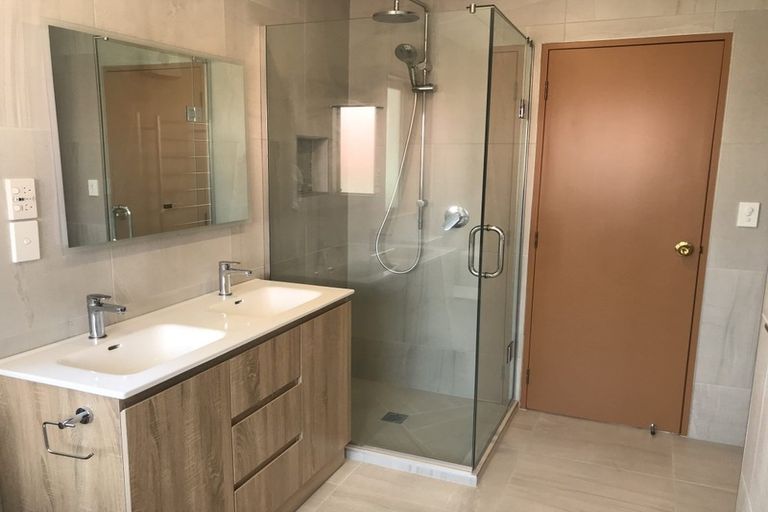 Photo of property in 3/2 East Coast Road, Milford, Auckland, 0620