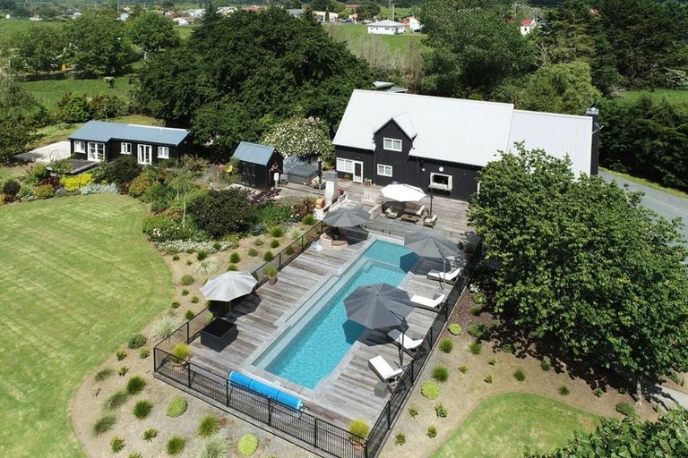 Photo of property in 7 Clevedon Kawakawa Road, Clevedon, Papakura, 2585