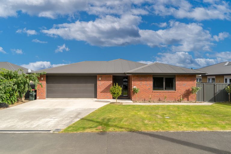 Photo of property in 193 Wingatui Road, Mosgiel, 9024