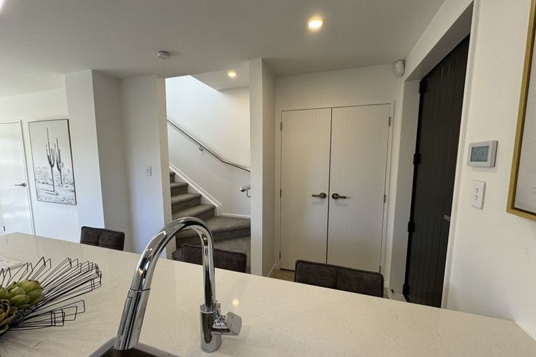 Photo of property in 47b Northcote Road, Hillcrest, Auckland, 0627