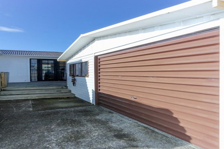Photo of property in 14 Karaka Street, Merrilands, New Plymouth, 4312