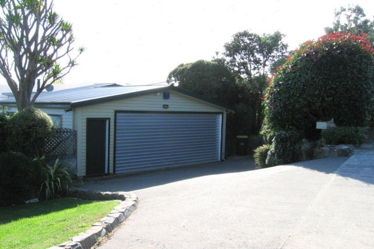 Photo of property in 124 Motuhara Road, Plimmerton, Porirua, 5026