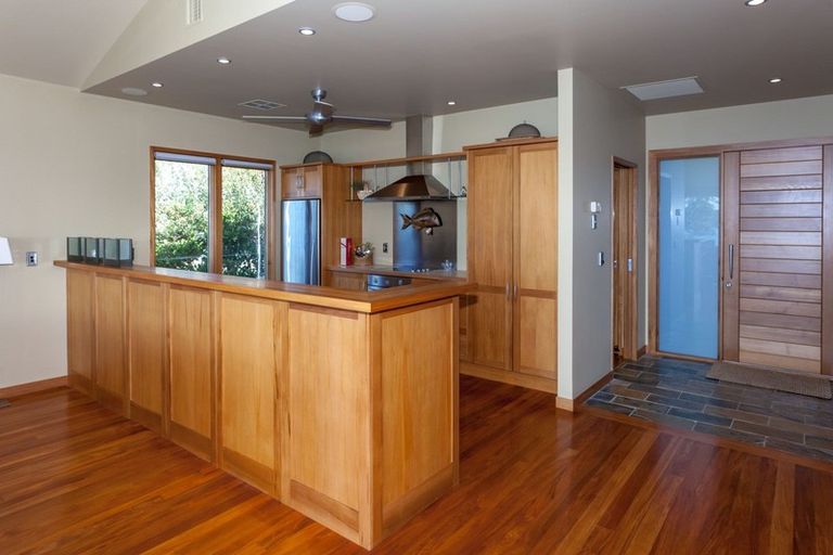 Photo of property in 36 Tutaritari Road, Hahei, Whitianga, 3591