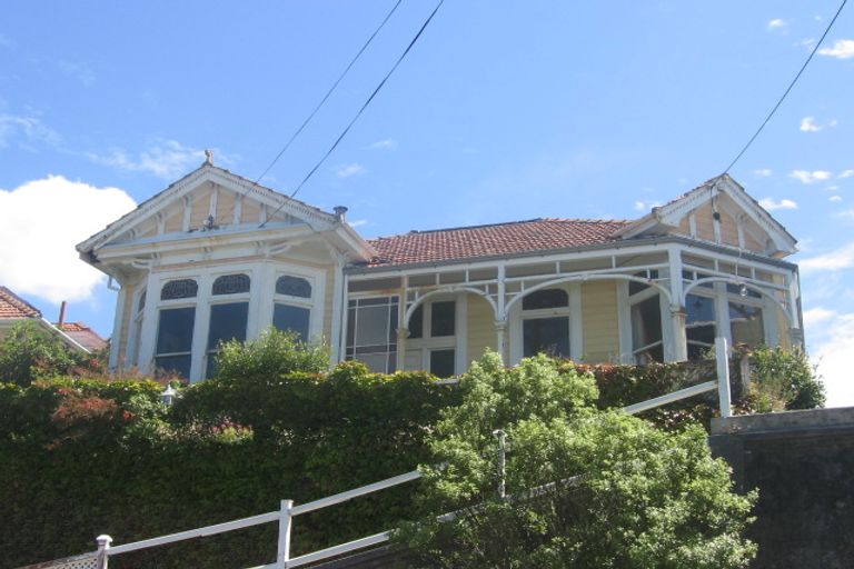 Photo of property in 18 Mariri Road, Kelburn, Wellington, 6012