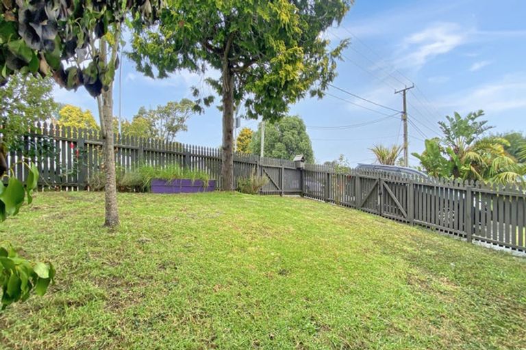 Photo of property in 86 Sylvan Crescent, Te Atatu South, Auckland, 0610