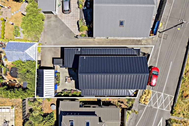 Photo of property in 133 Marine Parade, Eastbourne, Lower Hutt, 5013