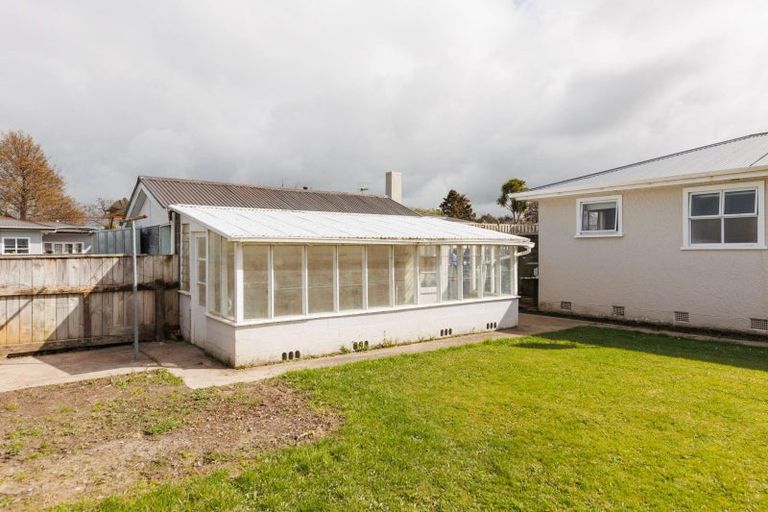 Photo of property in 4 Glasgow Street, Takaro, Palmerston North, 4412