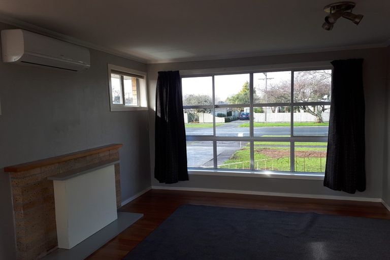 Photo of property in 291 Shakespeare Street, Leamington, Cambridge, 3432