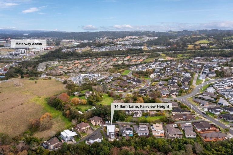 Photo of property in 14 Ilam Lane, Fairview Heights, Auckland, 0632
