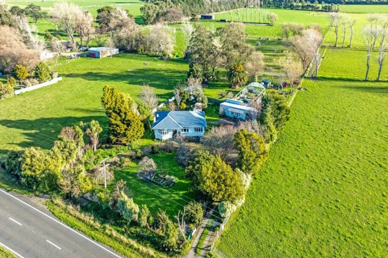 Photo of property in 80464 Masterton Road, Woodville, 4999