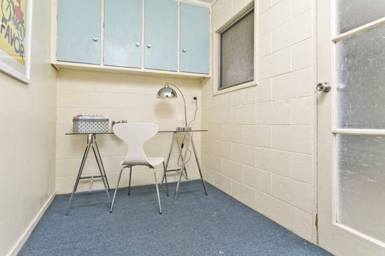 Photo of property in 2/1 Raeben Avenue, Hillcrest, Auckland, 0627