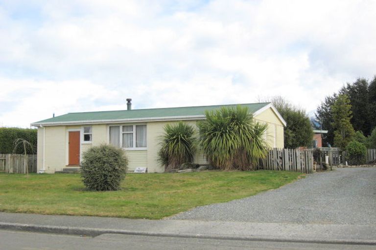 Photo of property in 8 Henry Street, Te Anau, 9600