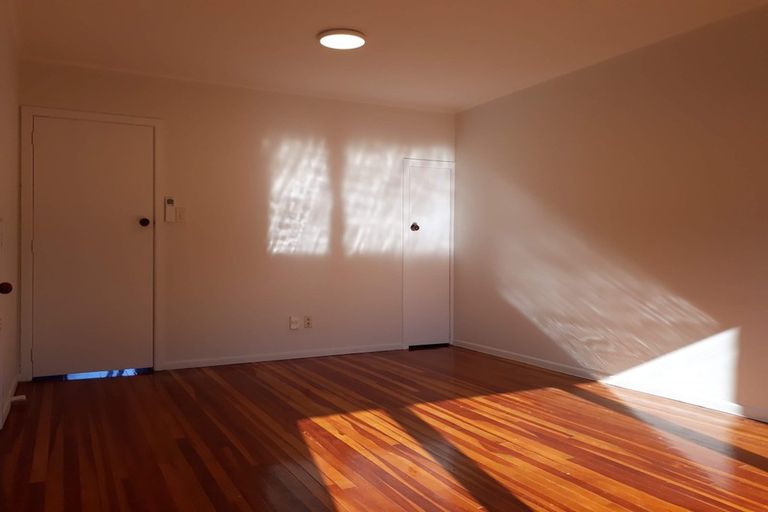 Photo of property in 5/5 Aratonga Avenue, Greenlane, Auckland, 1051