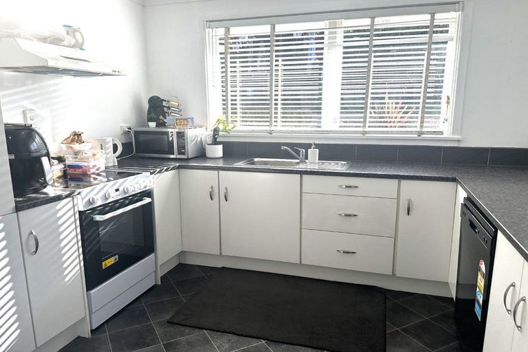 Photo of property in 16 Clyde Carr Crescent, Waimataitai, Timaru, 7910