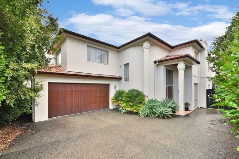 Photo of property in 13 Kaseng Place, East Tamaki Heights, Auckland, 2016