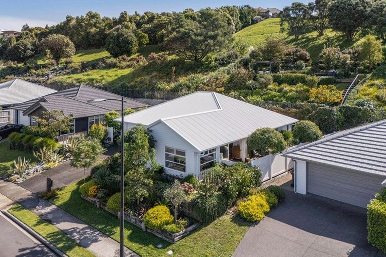 Photo of property in 29 Lakeside Terrace, Omokoroa, 3114