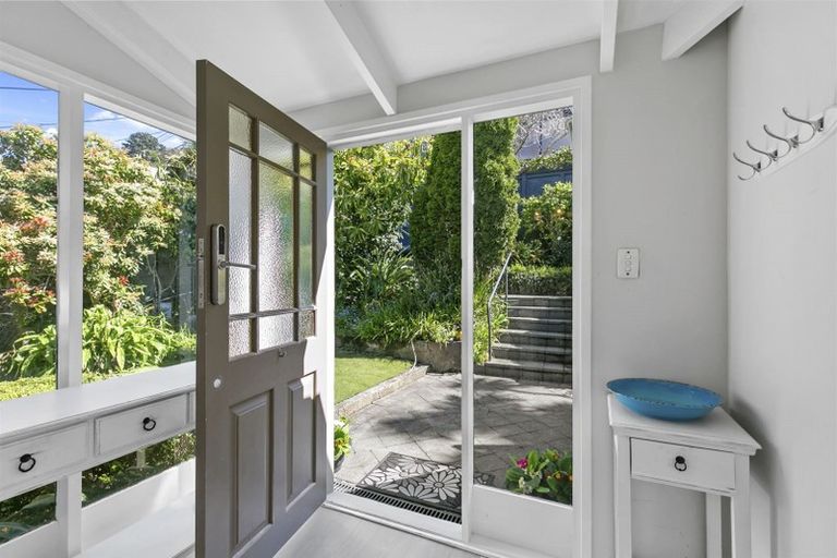 Photo of property in 20 Barton Terrace, Thorndon, Wellington, 6011