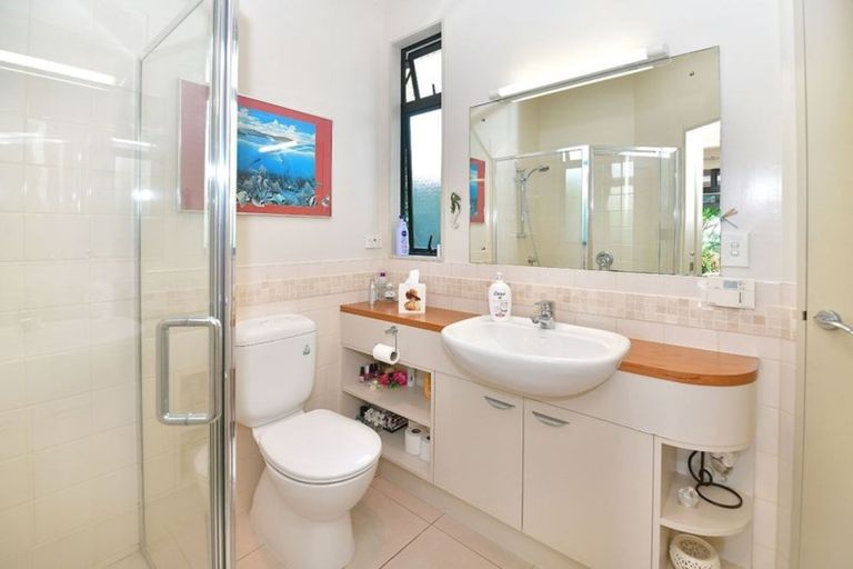 Photo of property in 21 The Crescent, Tindalls Beach, Whangaparaoa, 0930