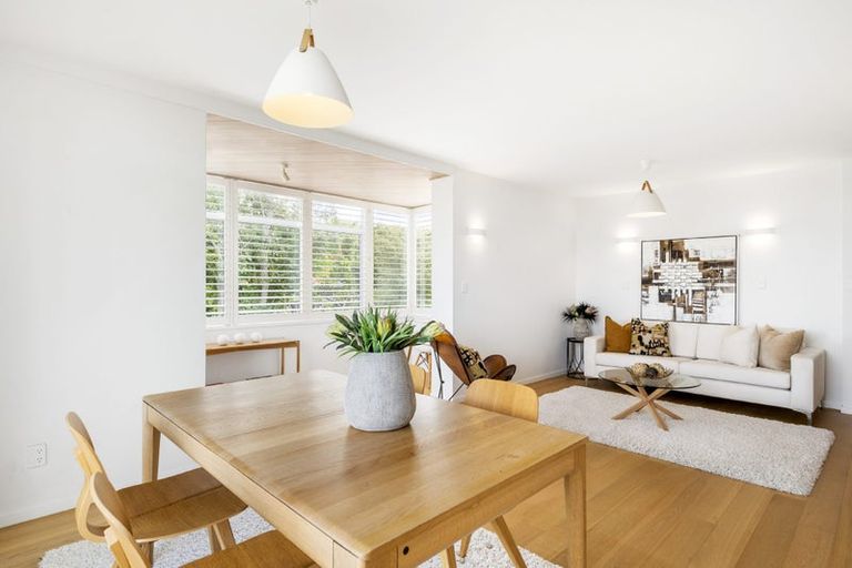 Photo of property in 3/25 Stanley Point Road, Stanley Point, Auckland, 0624