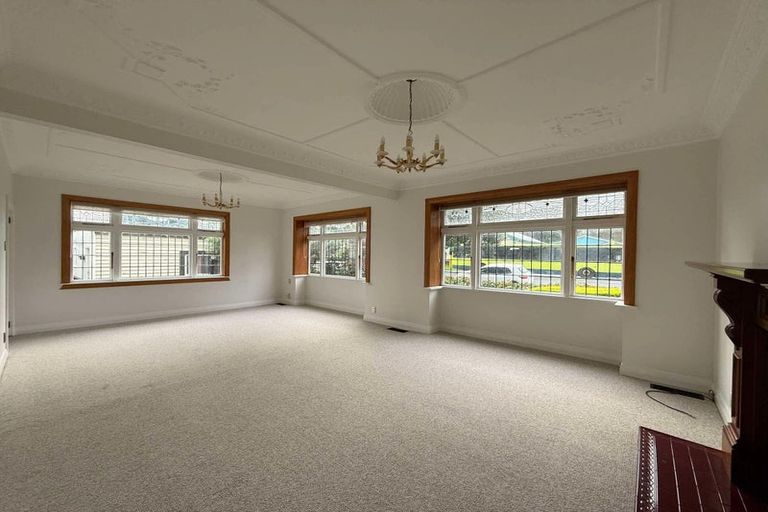 Photo of property in 1 Para Street, Miramar, Wellington, 6022