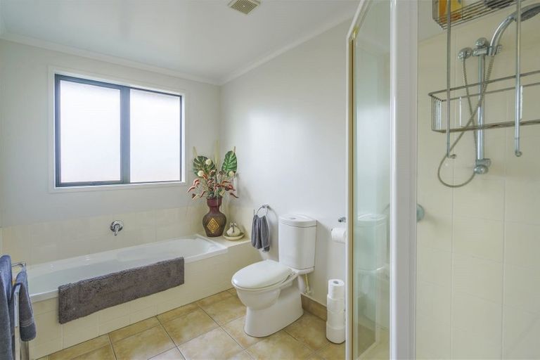 Photo of property in 6 Coral Court, Gulf Harbour, Whangaparaoa, 0930