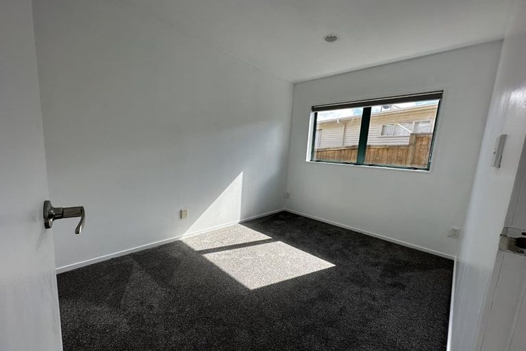 Photo of property in 7a Clematis Avenue, Murrays Bay, Auckland, 0630