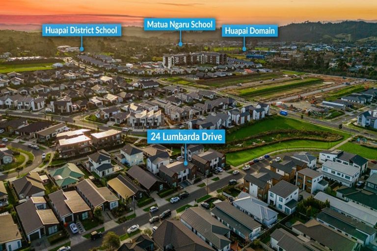 Photo of property in 24 Lumbarda Drive, Kumeu, 0810