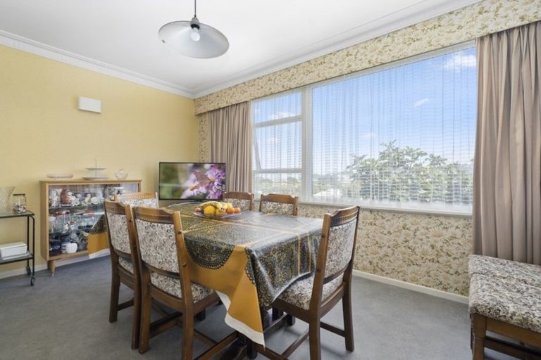 Photo of property in 24 Westview Grove, Miramar, Wellington, 6022