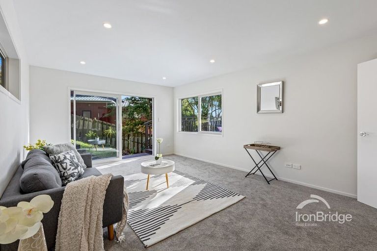 Photo of property in 10 Louise Place, Browns Bay, Auckland, 0630
